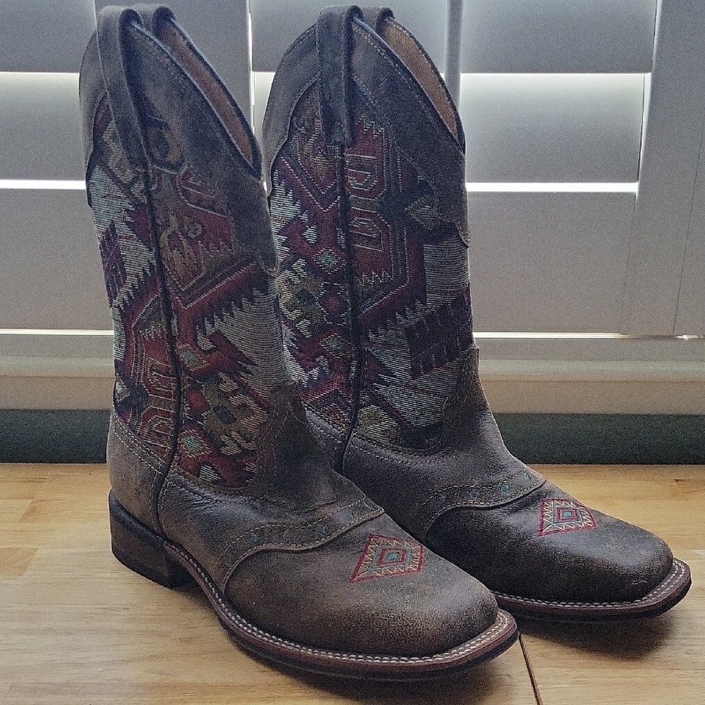 Laredo Brown and Red Heeled Boots with Intricate Stitching